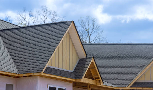 Best Roof Moss and Algae Removal  in Penngrove, CA